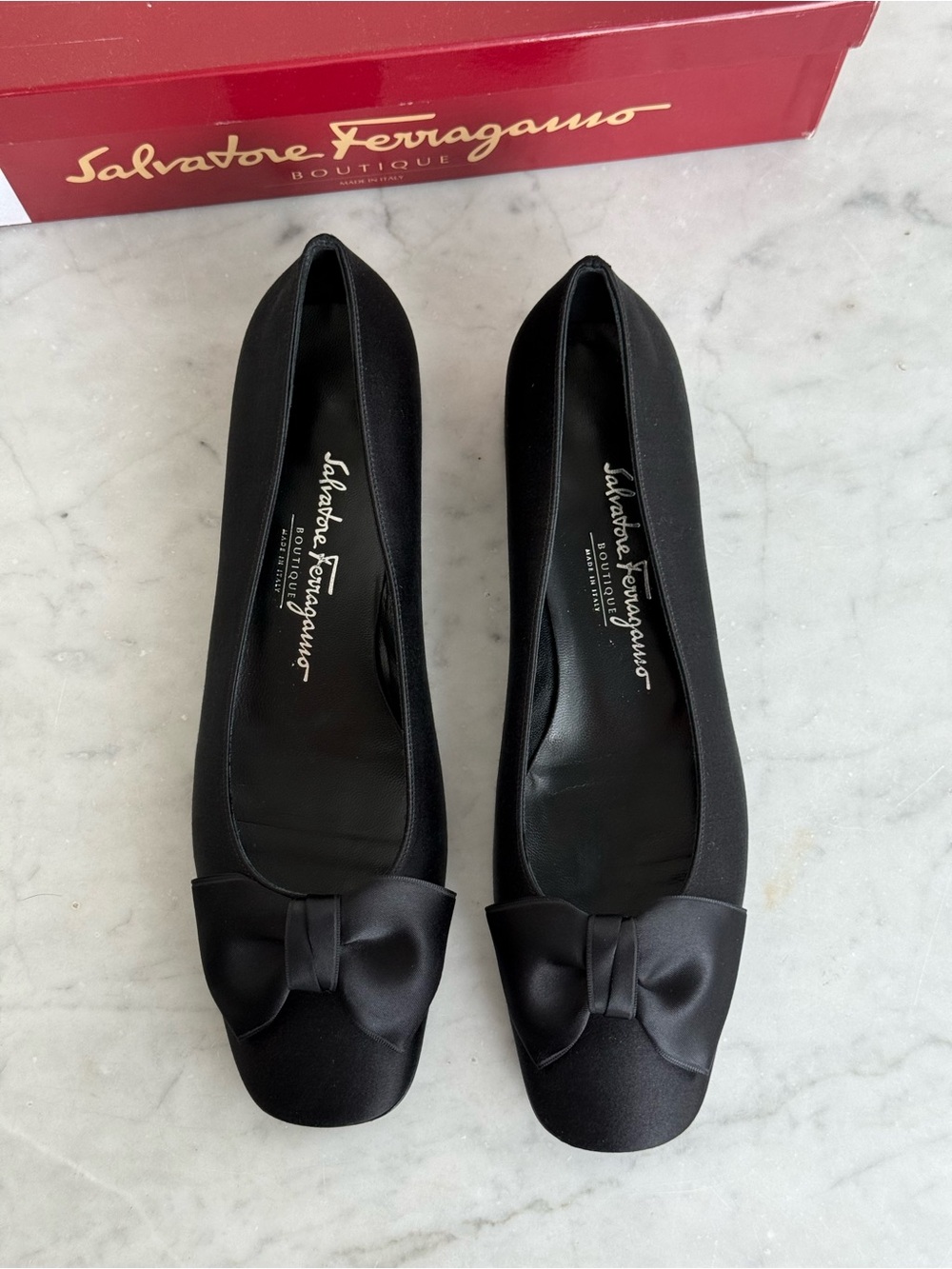 Vintage Salvatore Ferragamo Gloria Black Satin Bow Pumps Heels Size 8 B